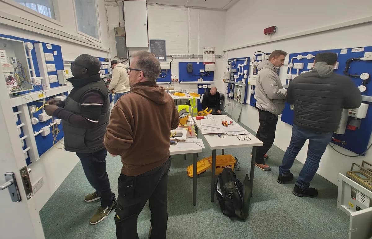 City & Guilds 2391-52 Inspection & Testing Course - Image 1